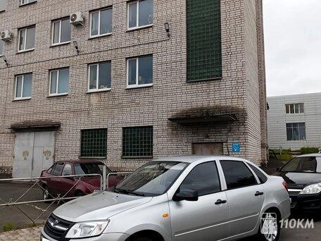 ВАЗ (Lada), Granta, 1600, 82, бензин, седан, механика, передний привод, среднее состояние, левый, серебряный, 385 000 ₽